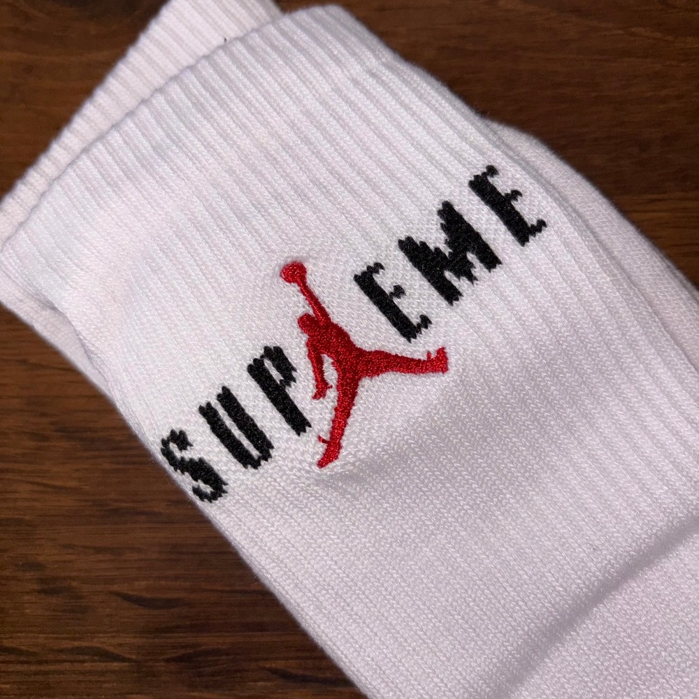 Supreme Jordan Dri-FIT Crew Socks, 1 Black 1 White, Men's Large 6-12 HypeBeast - Picture 3 of 8